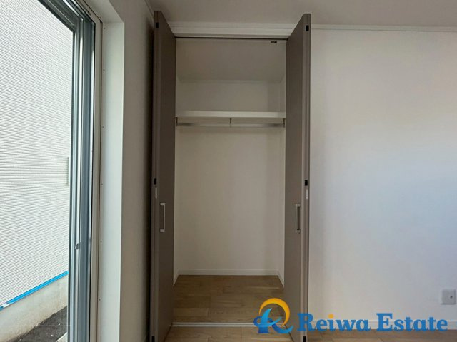 お部屋の整理整頓に助かるクローゼット。