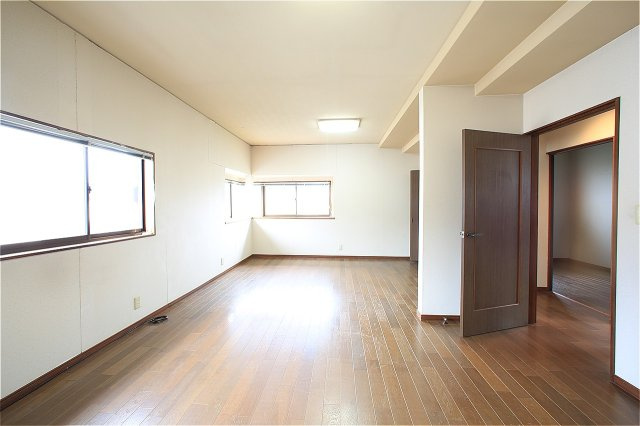 広々とした洋室です