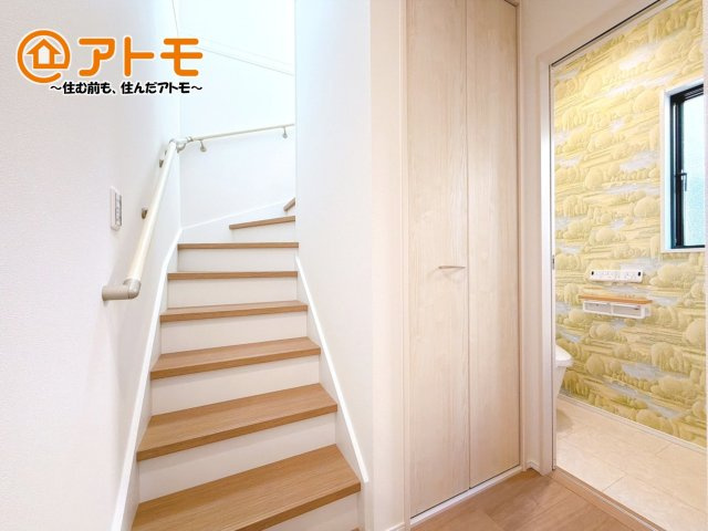 階段は緩やかで手すりもついているので上りやすくなっています！