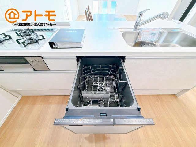 家事負担が軽減される便利な食洗器付♪