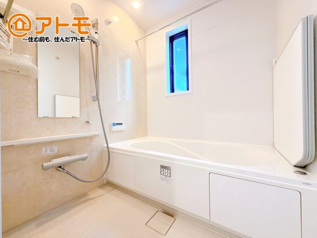 広々1坪タイプのゆったり浴室ユニット♪浴室乾燥機付き♪