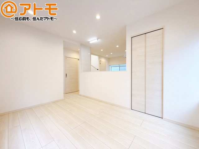 家族団らんのイメージは、リビングを思い浮かべませんか？リビングこそ広々としたお部屋が良いですね♪
