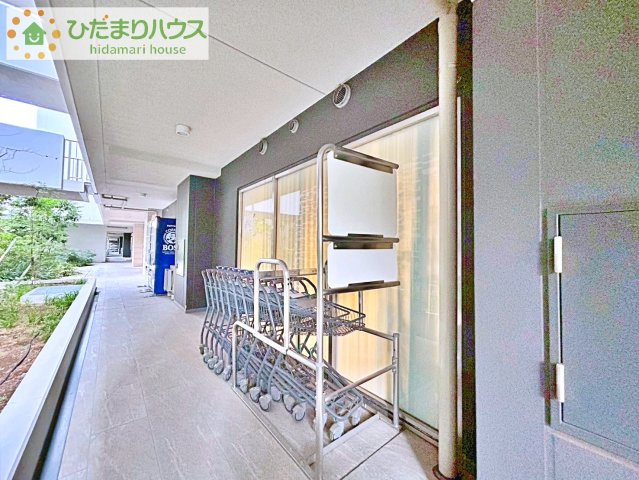 隣接するヨークベニマルへラクラクお買い物！カートでそのまま移動可能！