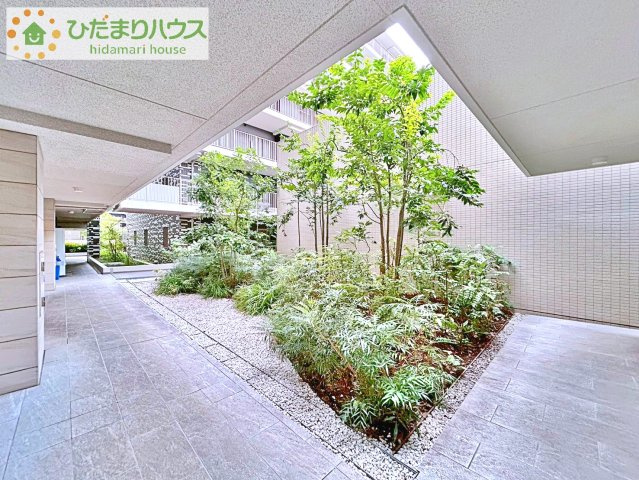 住まう方だけが楽しめる、癒しのプライベートガーデン。