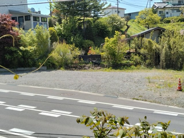 全面道路から見た外観