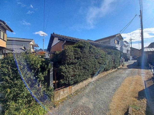 西側幅員約1.8ｍ～2.9ｍ公道に約14ｍ接す