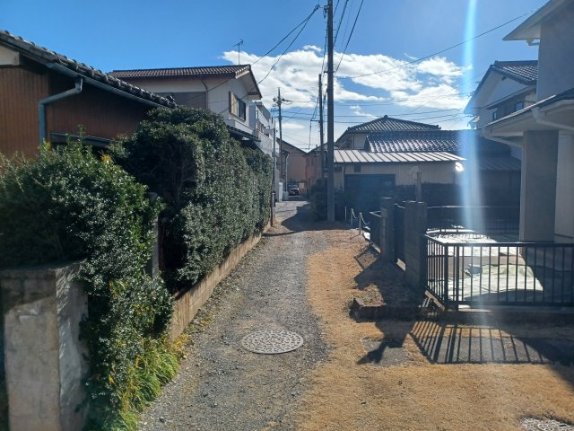 西側幅員約1.8ｍ～2.9ｍ公道に約14ｍ接す