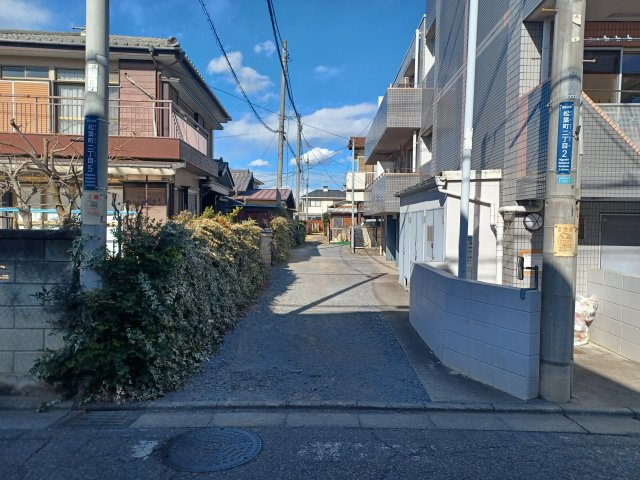 西側幅員約1.8ｍ～2.9ｍ公道に約14ｍ接す