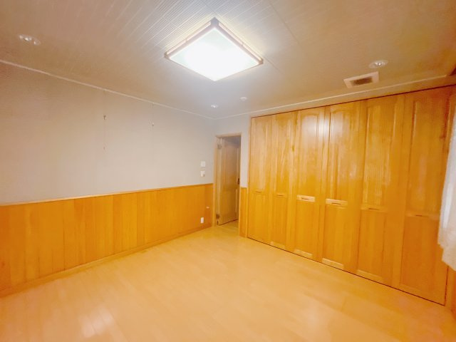■1階洋室｜子供部屋のメリットは「自立心を養うことができる」「自分で整理整頓できるようになる」そして、お子様が成長した際には「プライバシーを確保できる」といい事だらけ♪
