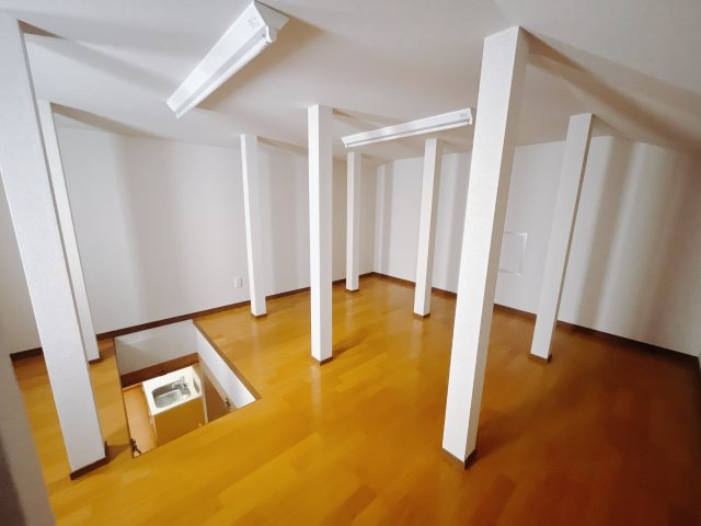 ■屋根裏収納｜大きく収納が困るような物もしっかり収納する事が可能です♪