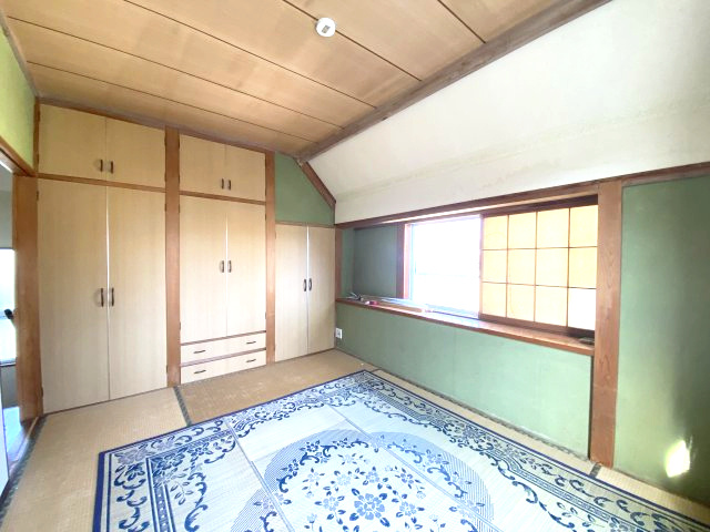 収納豊富な和室