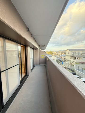 東向きバルコニーです。