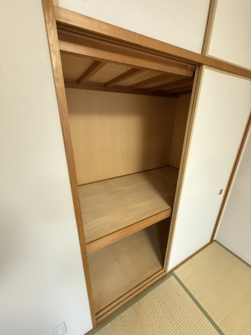和室の押入れです。