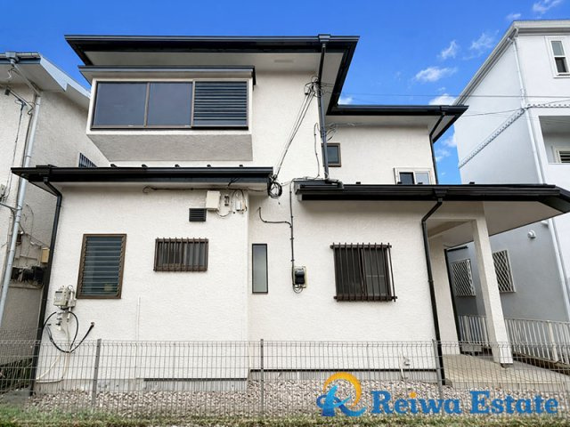 周辺は閑静な住宅街で子育て世帯にオススメです。