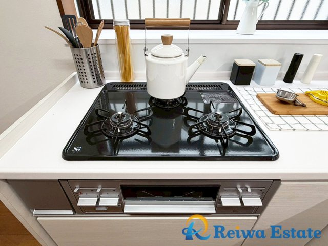 家事の時短にもなる3口コンロ。お料理好きな方にも嬉しい設備です！