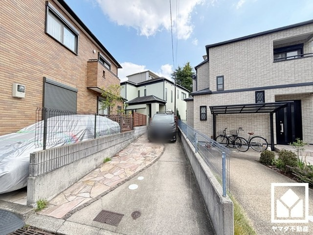 ガーデニングや家庭菜園などを楽しむ事ができるお庭付き。