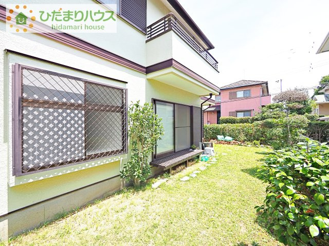 周辺には高い建物がないため、お庭には太陽の光が降り注ぎます♪