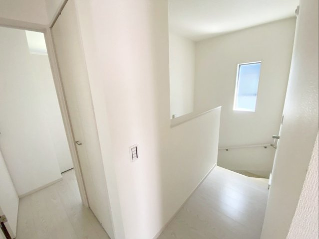 白を基調とした明るい内観です！
