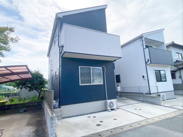 土地面積103.15ｍ2、建物面積98.95ｍ2！