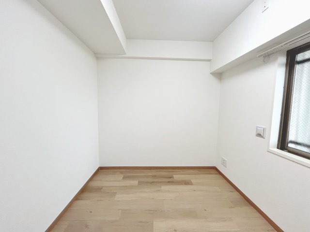 明るい洋室です