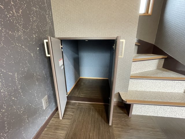 階段下収納