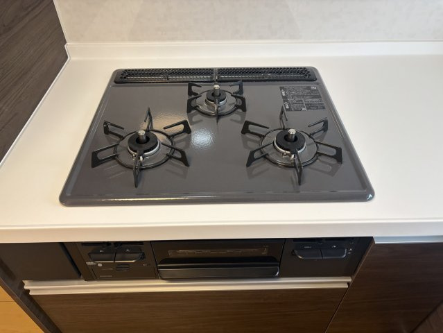 3口グリル付でお料理の効率があがります。