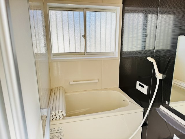～新規交換したキレイなバスルーム　気持ち良く湯船に浸かる事が出来ます～