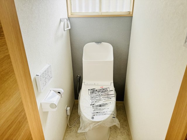 ～暖房温水洗浄機能付きトイレ　冬場は特に嬉しい機能ですね～