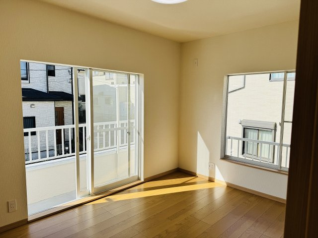 ～2階バルコニーに面している6.5帖の主寝室です～