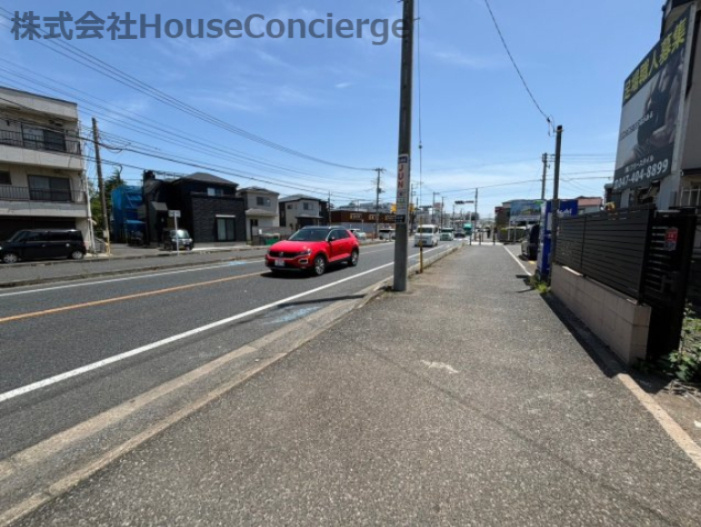 前面道路含む現地写真です