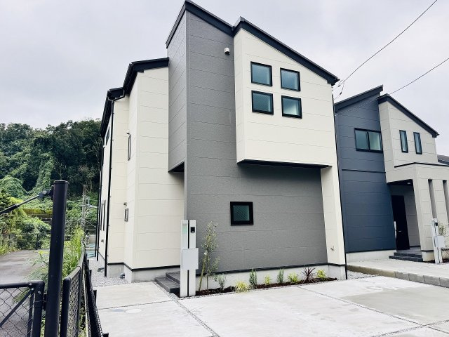 ～八王子みなみ野駅徒歩18分　控除や減税で優遇の長期優良住宅　並列2台分のカースペース～