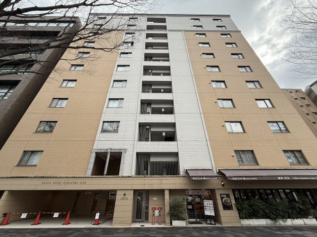 2014年3月築のマンションです。御池通りに面しています。