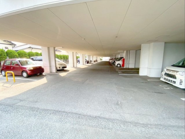 敷地内駐車場（空き無し）
