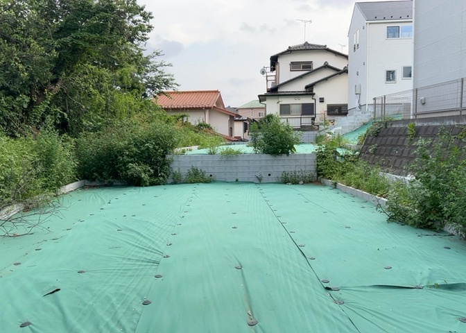 家を建てる前提で土地を探している場合、地盤の丈夫さは譲れない条件の一つです。地盤が脆弱だと追加工事が必要となります。また、過去に地盤沈下や液状化現象を起こした土地は、できるだけ避けた方がいいでしょう。