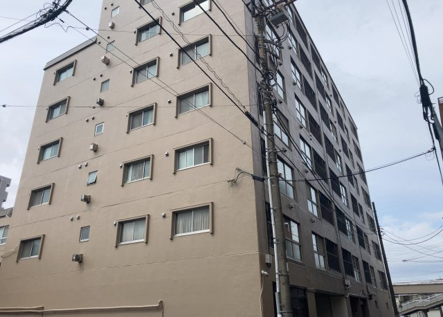 眺望の良さを楽しめるダイニングキッチンで家族団らんの時間を過ごしてはいかがでしょうか。バルコニーから見える景色を家族で眺める時間は、時間が経つのを忘れてしまいそうですね。是非、現地を見に行きましょう！