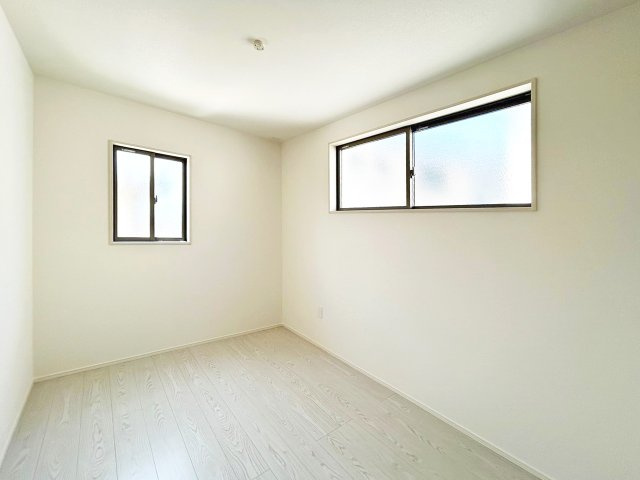 2階6.0帖洋室。WIC完備のお部屋です！