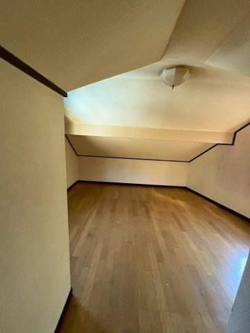 明るい洋室です