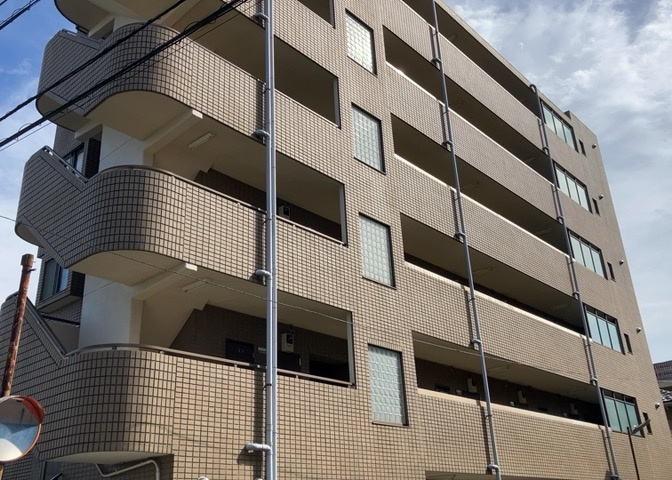 景色重視でお家選ぶをするとスーパーが遠い！学校が遠い！など生活をするうえで利便性で困ることもあります。まず一度現地を見学する際に、周辺の施設などがあるかを確認し、暮らし始めた後のことを想像しましょう。