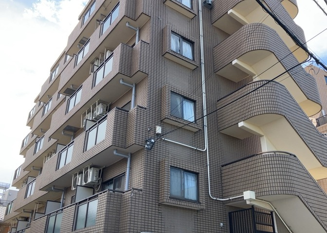 ＳＲＣ造は強度や耐震性の面でもRC造と比べて優れています。そのため、10階建以上の高層または超高層マンションなどの建築にも多く採用されています。柱や梁などのサイズが小さくても高い耐震性を確保できます。