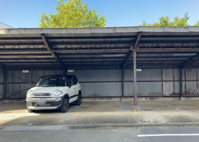 眺望を気にして物件を探す場合、前面に建物が建っていないか現地で確認しましょう！前面に建物があると景色はもちろん、日当たりや風通しにも影響が出てきます。住んだ時のことを想像しながら現地見学をしましょう。