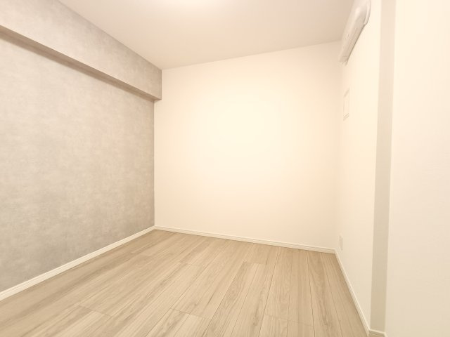 【洋室約5.0帖】　約5.0帖の洋室は、お子様の成長に合わせて使いやすい明るい部屋です。