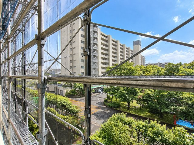 【眺望】　3階からは見晴らしの良い眺めが広がり、開放感のある暮らしを楽しめます。