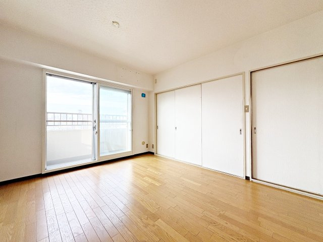 近隣施設充実！コンビニやスーパーなど買い物施設が徒歩圏内です♪