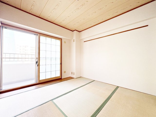 心地よい眠りへと誘う畳の香りと和風空間