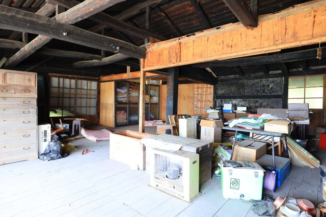 物置-アトリエや作業場、収納など多目的に活用。