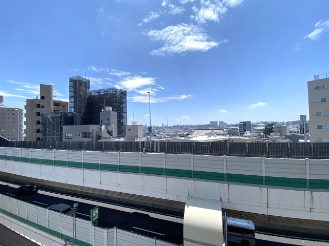 眺望　8階部分につき眺望良好！なんとバルコニーからは「東京スカイツリー」を望むことができます（天候による）。開放感あふれる景色を楽しみながら、毎日の暮らしに彩りを添えてくれます。