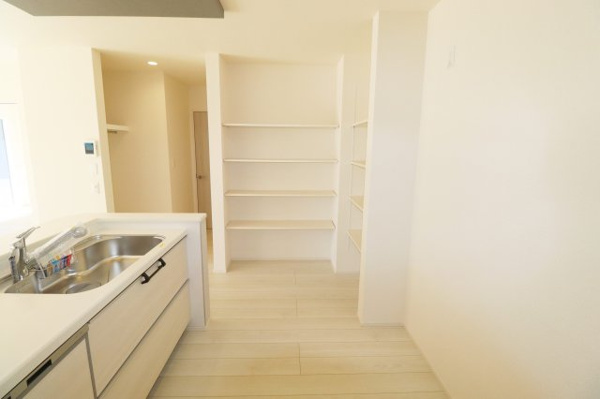 【郡山市小原田２丁目　　　1号棟　　　小原田小学校、小原田中学区のキッチン】