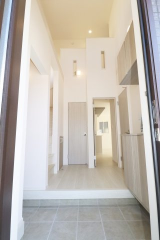 【郡山市小原田２丁目　　　1号棟　　　小原田小学校、小原田中学区の玄関】