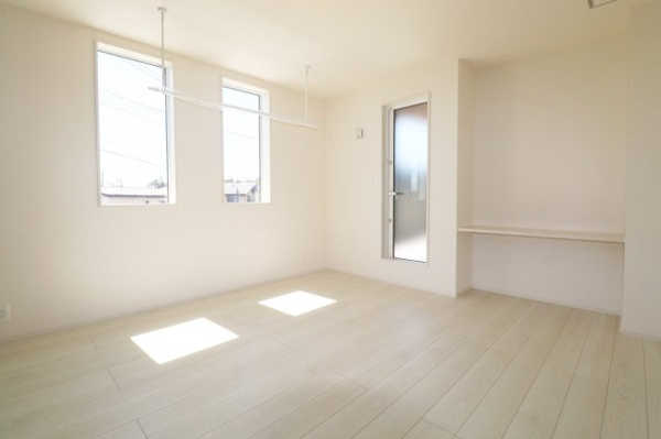 【郡山市小原田２丁目　　　1号棟　　　小原田小学校、小原田中学区の洋室】