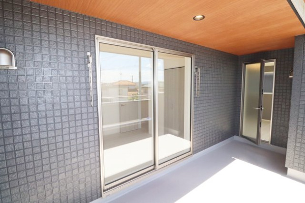 【郡山市小原田２丁目　　　1号棟　　　小原田小学校、小原田中学区のバルコニー】